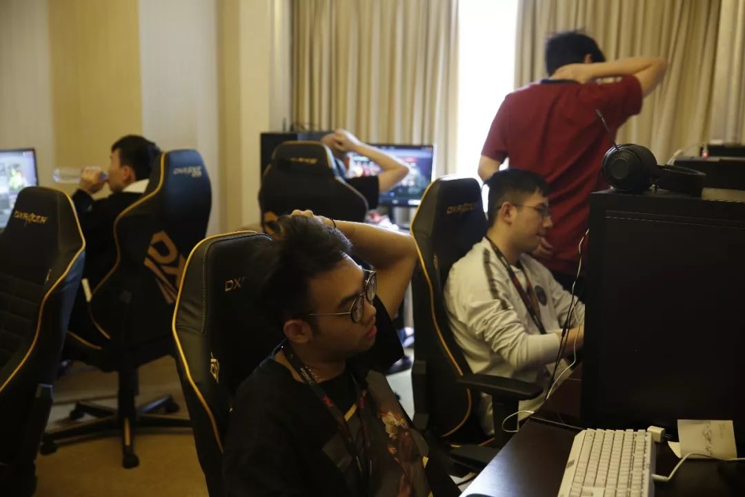 Monte 签下 hAdji 和 afro 直到赛季结束