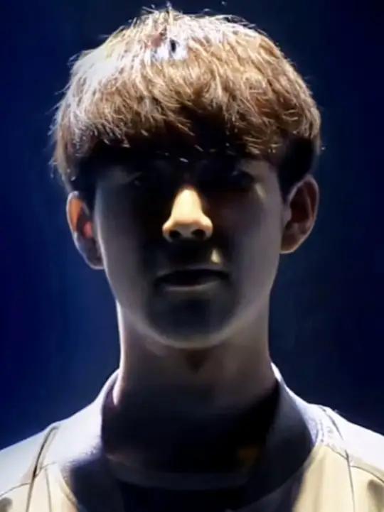 3月31日，传奇选手Faker 即将降临赛场！[打call] 从天才中单到不死魔王，出道十年，Faker选手为我们带来无数惊艳与震撼！