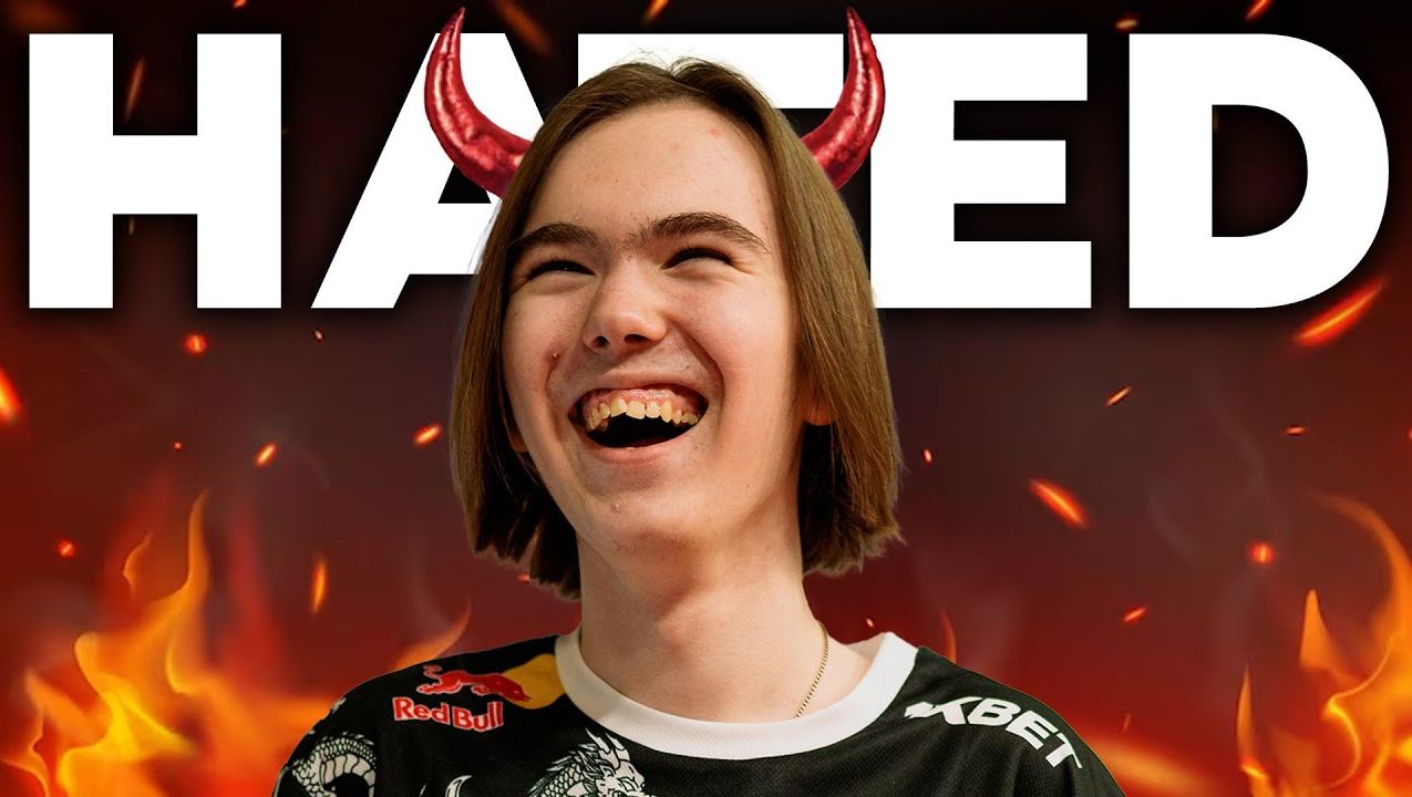 网管怎么还自拍上了？Gumayusi在T1网咖和Keria的合影