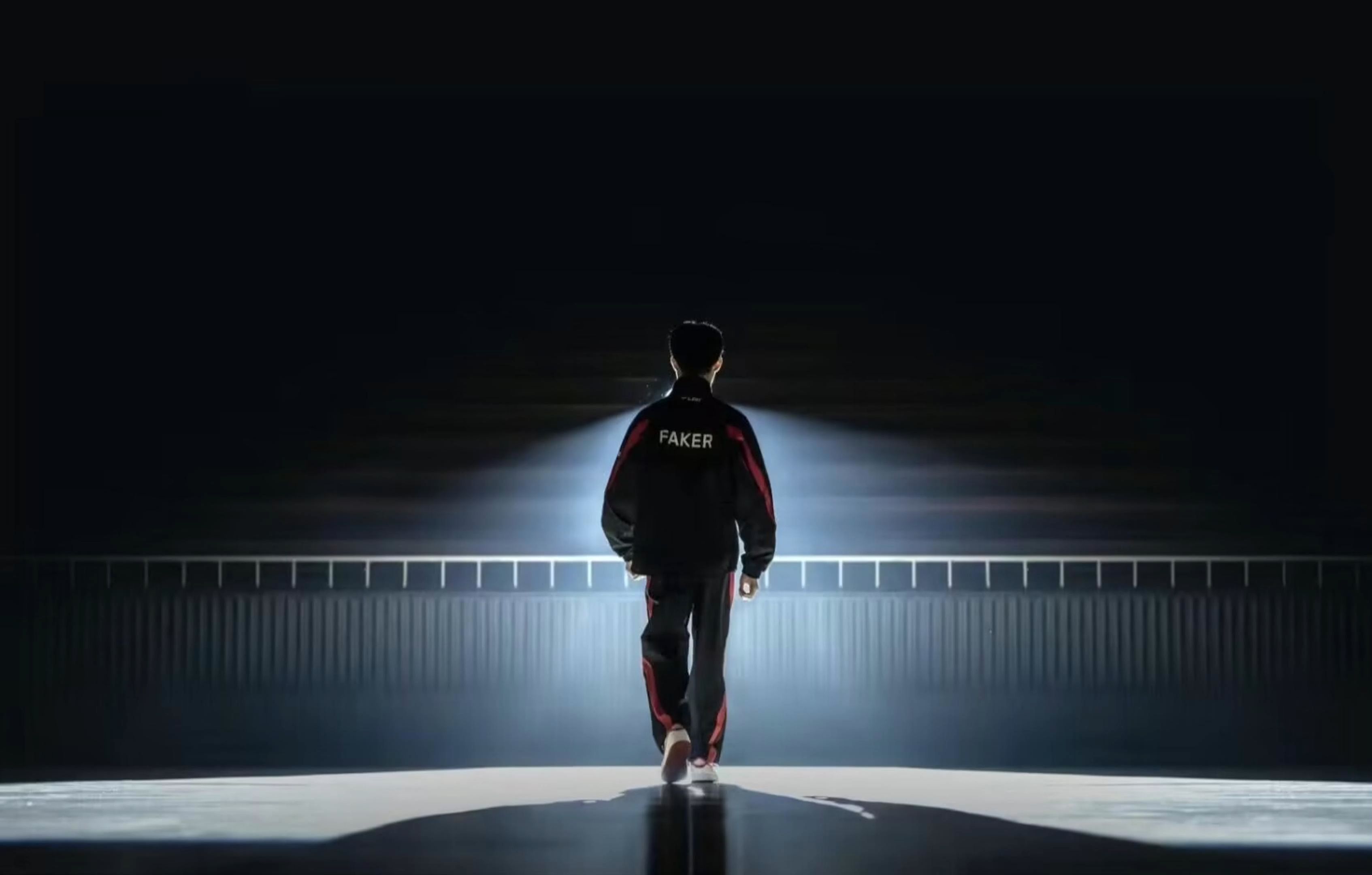 路上的石头：我是那个人的粉丝（ TheShy ），在这两年的合作中我对他非常好。