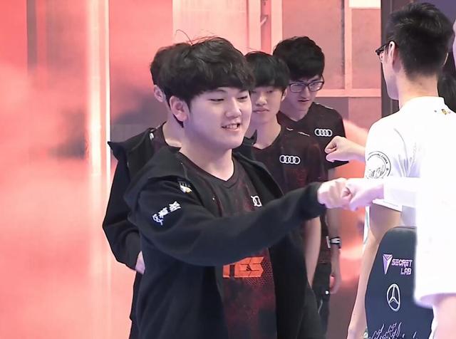 DOTA2圈内人爆料：搞DOTA2不如LOL赚钱？