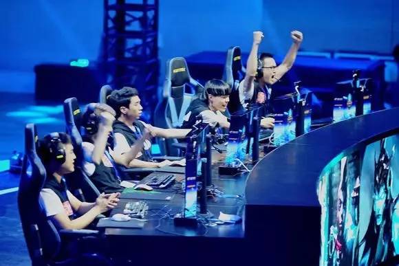 Rare Atom 从 LPL 联赛中退出，结束了三年的运营。