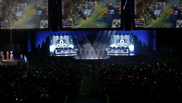 Team Spirit 正式签约17岁的zweih